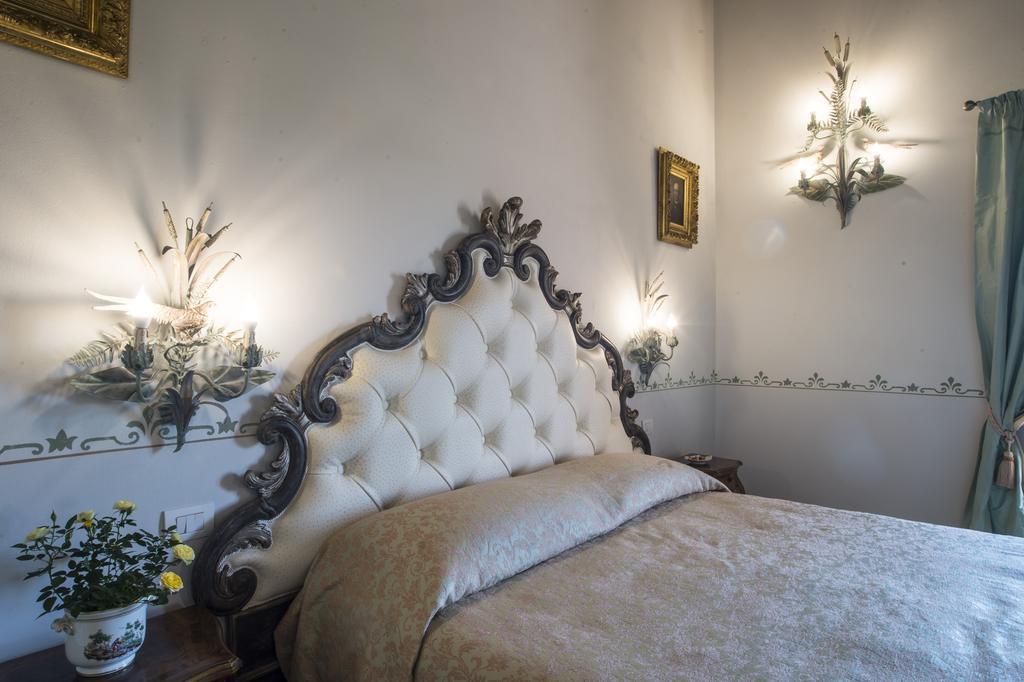 Отель Palazzo Pacini Колле-ди-Валь-д'Эльса Экстерьер фото