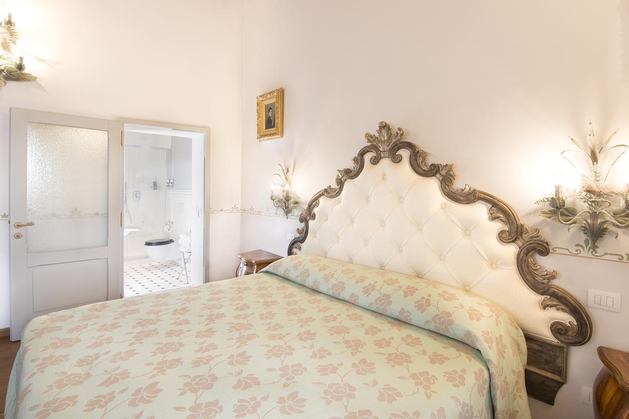 Отель Palazzo Pacini Колле-ди-Валь-д'Эльса Экстерьер фото